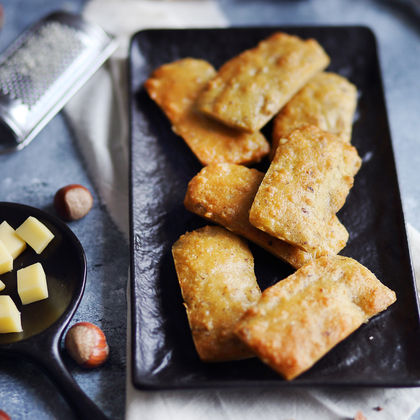 Financiers salés à la Tomme de Franche Comté