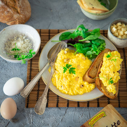 Scrambled eggs with raclette and porcini mushrooms