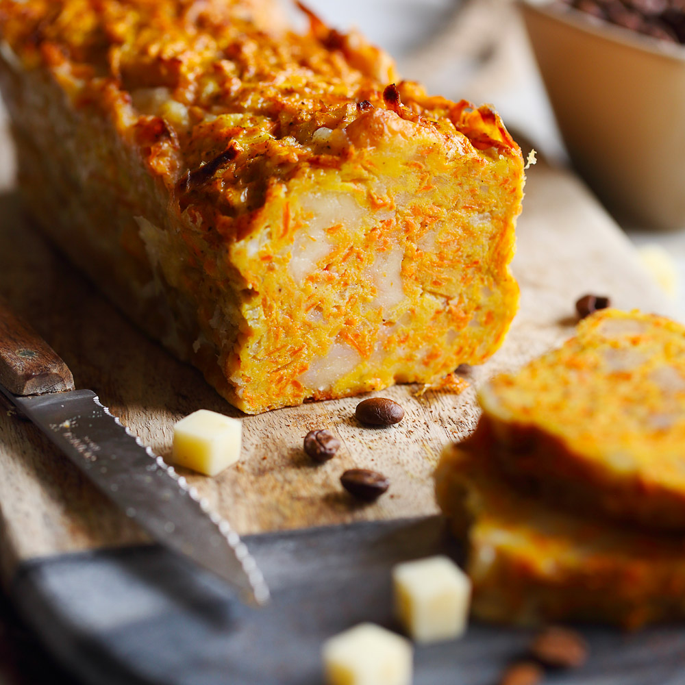 Pain de carottes au Comté et café moulu