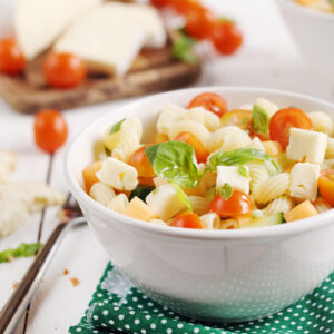 Pasta salad with Troubadour, melon and tomatoes